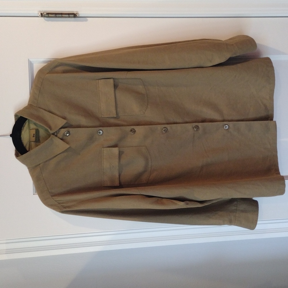 TRU women's ultra suede button down shirt top. VGUC. Size 44 (EU).